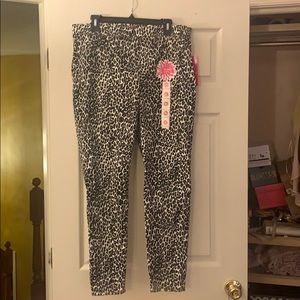 NWT. Wishful Park leopard jegging